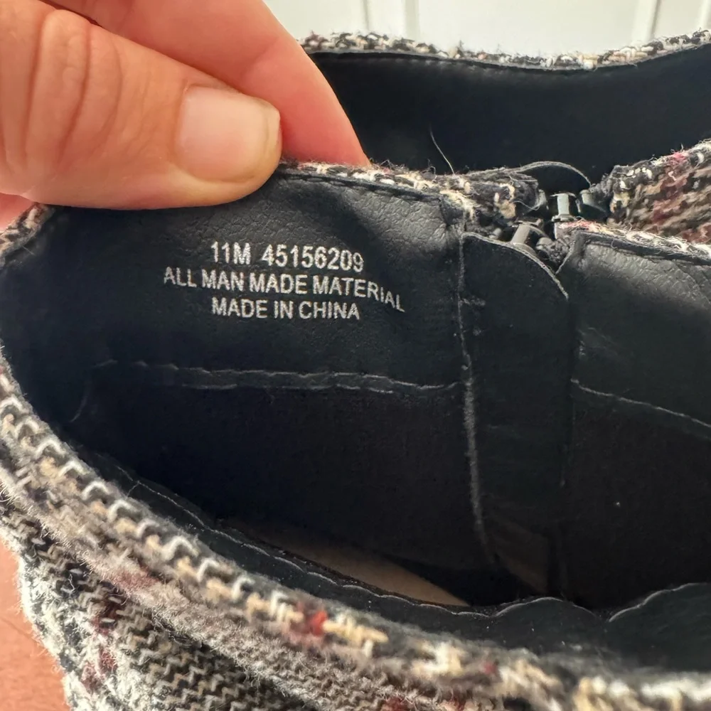 NEW Comfort Women’s Plaid Ankle Boots Bow Zip Black Red Grey Size 11 M - Picture 7 of 8